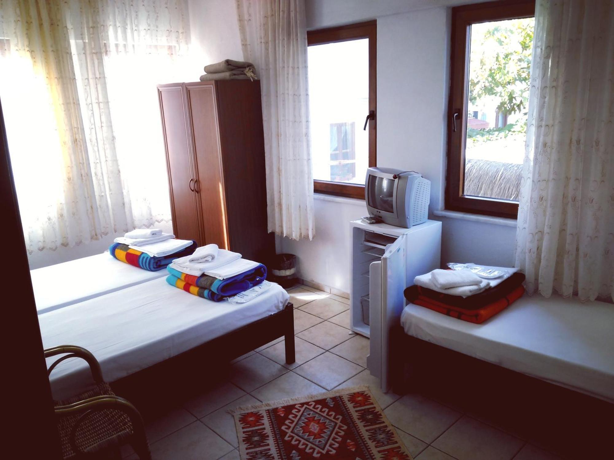 Adali Guest House Bozcaada Værelse billede