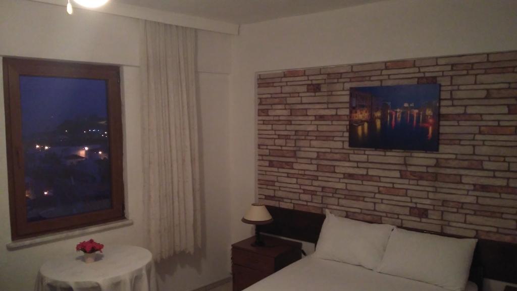 Adali Guest House Bozcaada Eksteriør billede